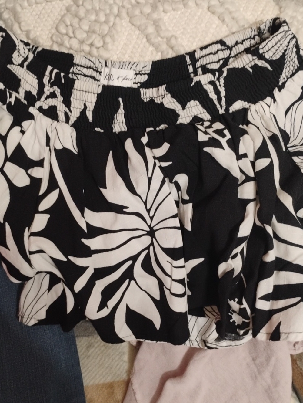 Black and white floral crop top